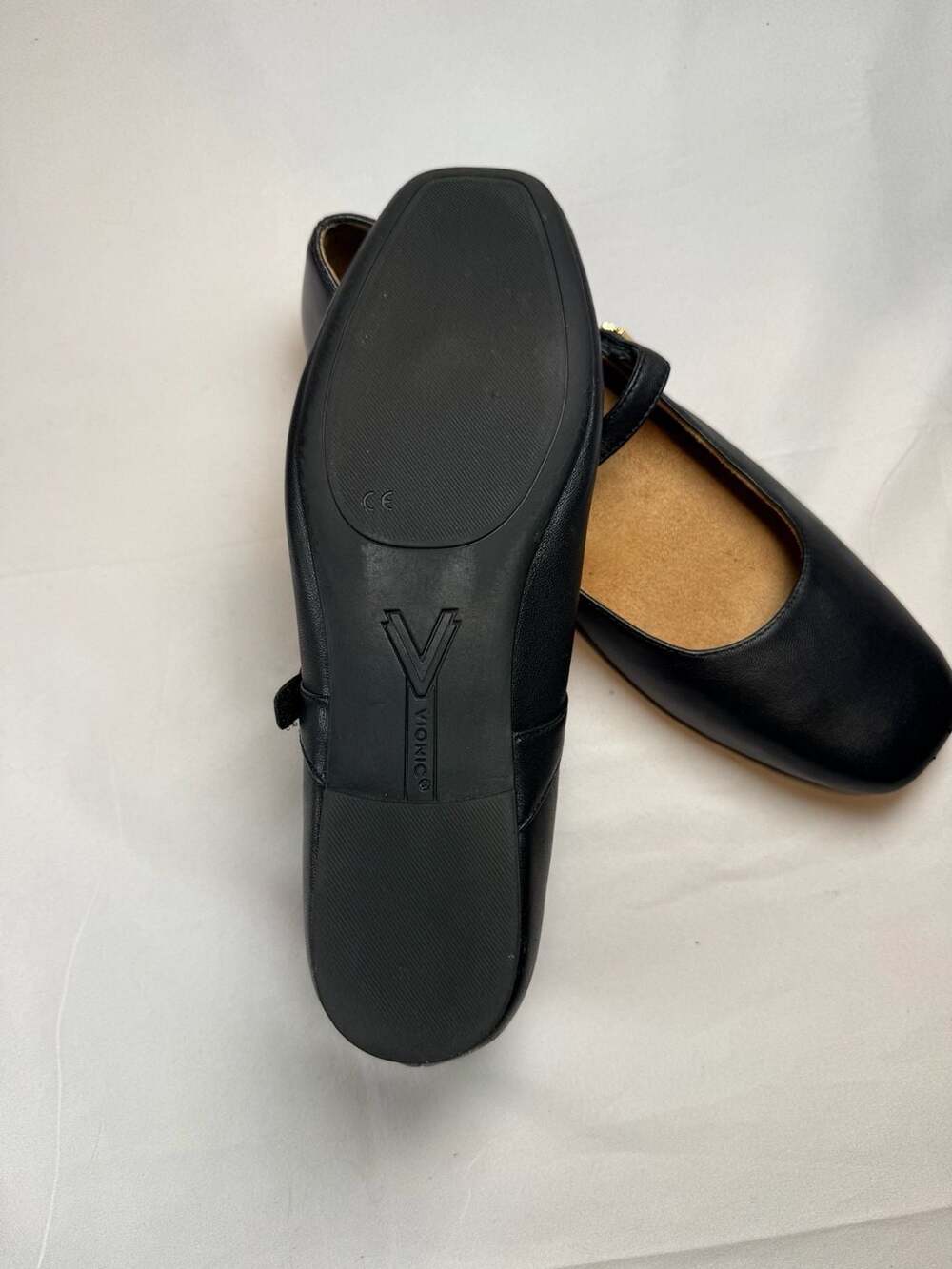 Vionic Alameda Leather Square Toe Mary Jane Flats - Picture 4 of 6